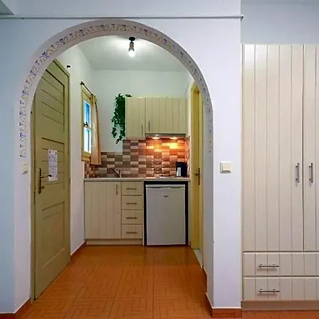 Celeste Naxos Chora 3*